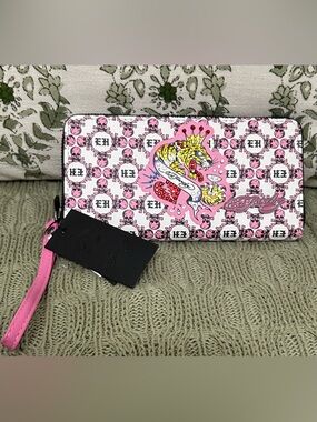 NWT Ed Hardy Pink White Skull Logo Zip Wallet with Crest